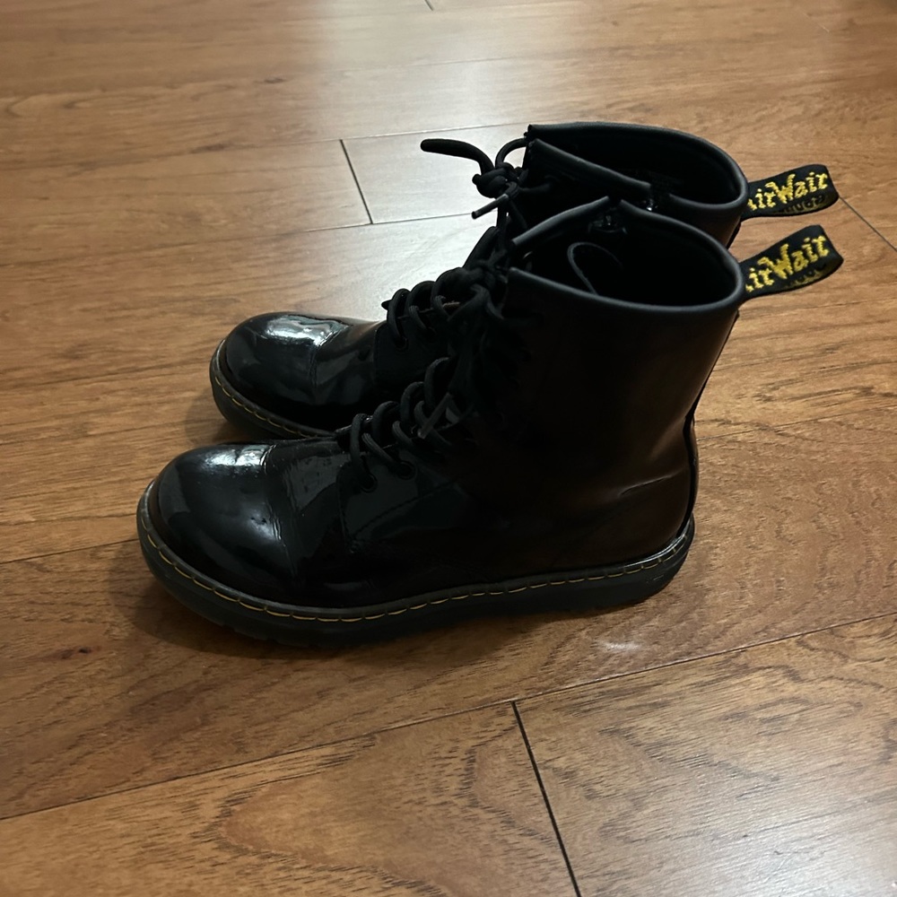 EUC Dr. Martens - Black Patent